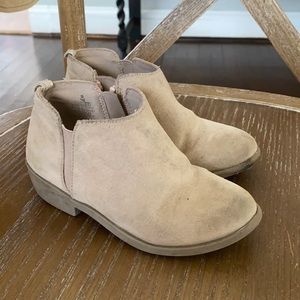 Old Navy brown boots